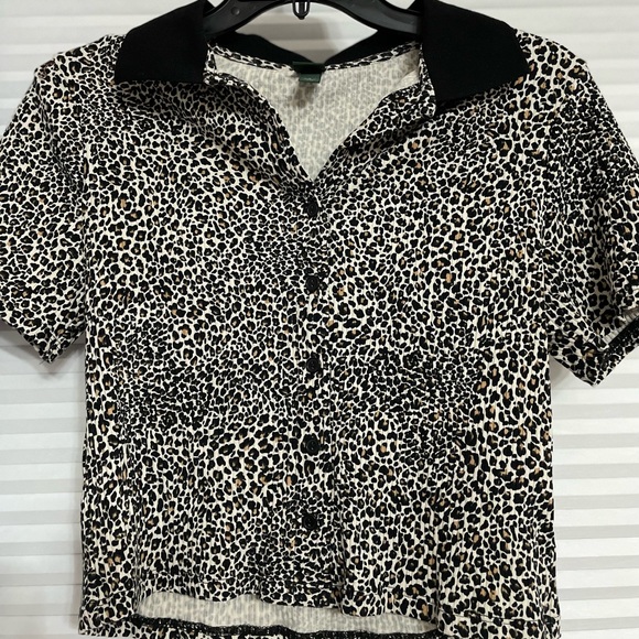 Wild Fable leopard button crop top - Small - Picture 2 of 3